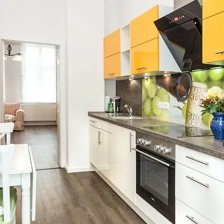 Komfortwohnung Innenstadt An Der Schelfkirche *