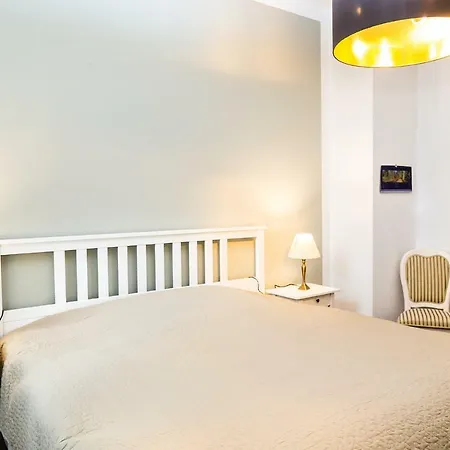 Komfortwohnung Innenstadt An Der Schelfkirche シュヴェリーン